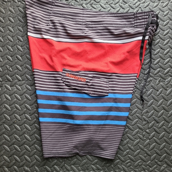 QuickSilver Board Shorts - Picture 3 of 4